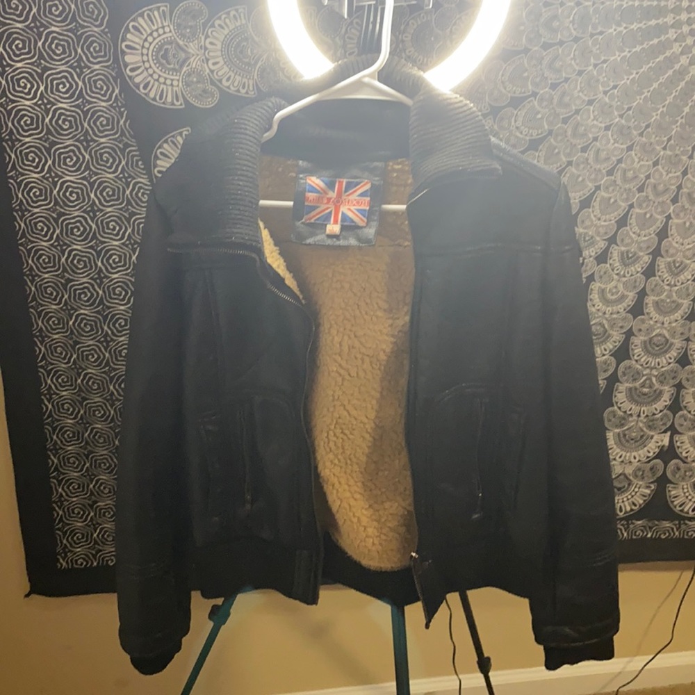 It’s in really good condition only been wore once.